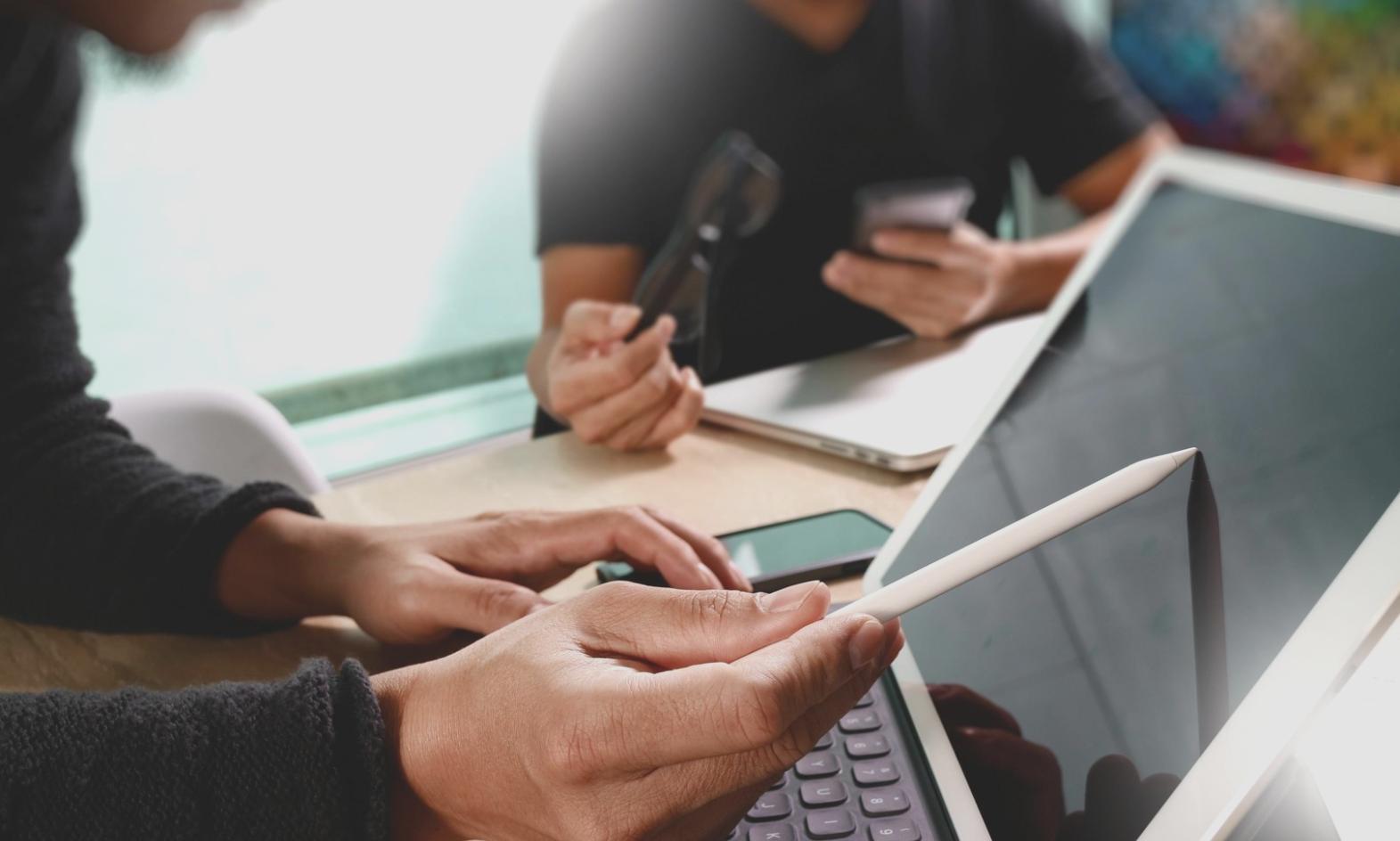 StepGams contact centrum met moderne gaming interface